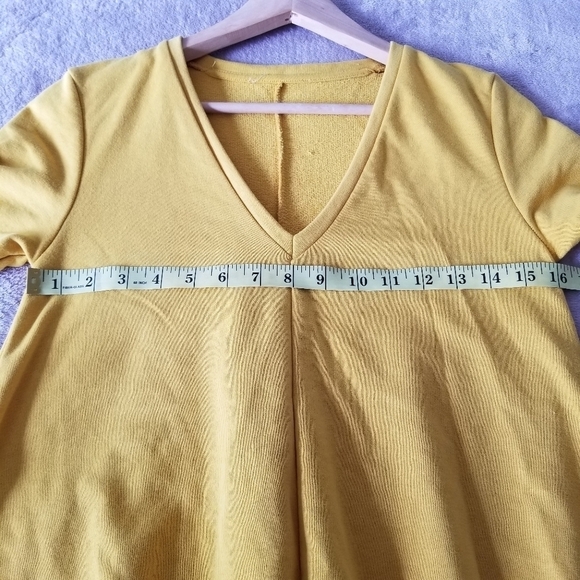 YELLOW V-Neck Short Sleeve Mini Swing Sweater Dress - Picture 9 of 13